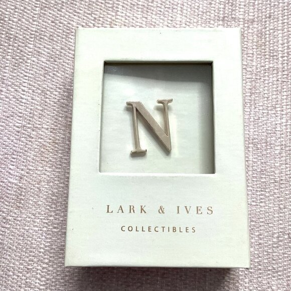 LARK & IVES COLLECTIVES THE GOLD MONOGRAM LYRICS PINS "N" - Picture 9 of 9
